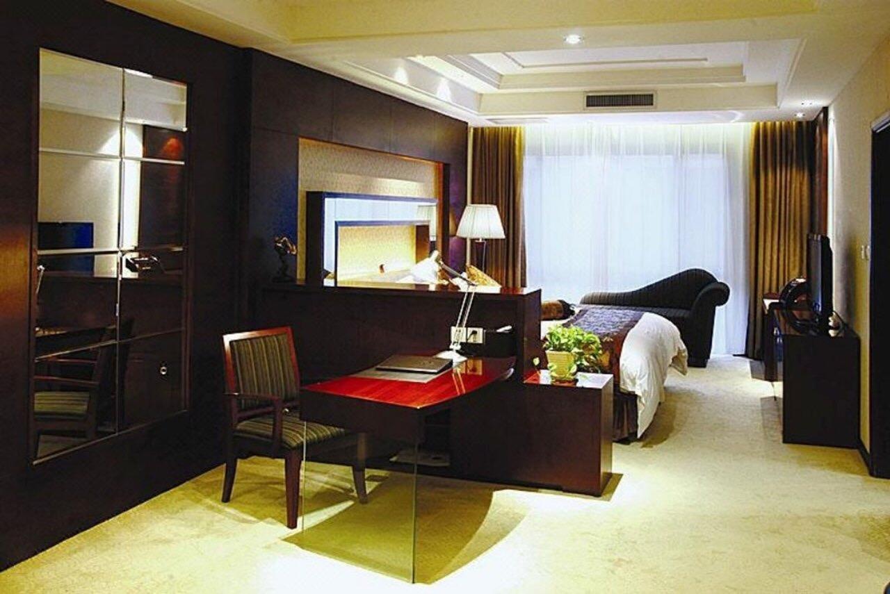 Crystal Island Club Hotel Shanghai Eksteriør billede
